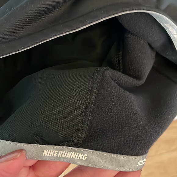 Nike running dri-fit hooded throw over - Picture 9 of 9